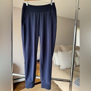 Athleta Dark Navy Performance Pant, sz 4